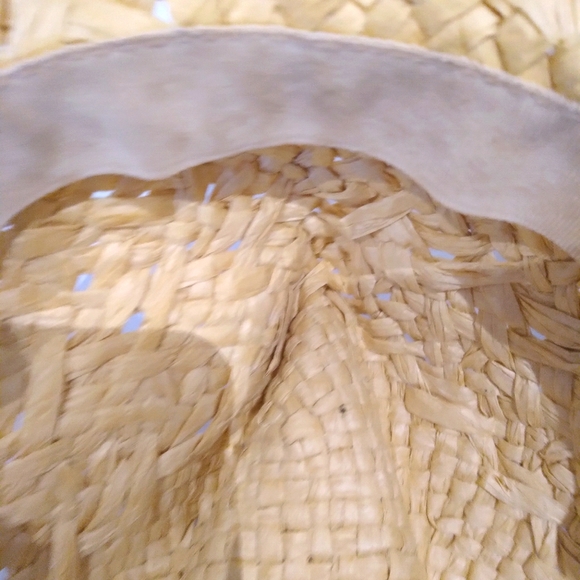 Super cute hat🥰🏖🏝 - Picture 4 of 4